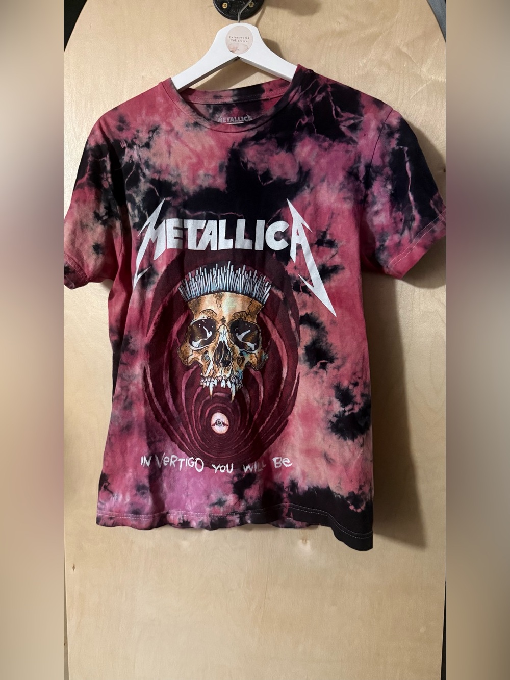 Metallica Women's Tie-Dye Skull Graphic Tee in Burgundy/Black